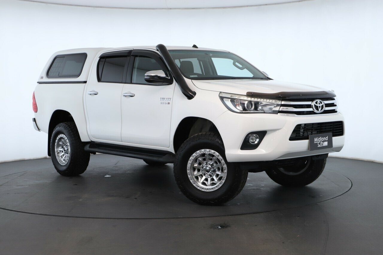 Toyota Hilux image 2