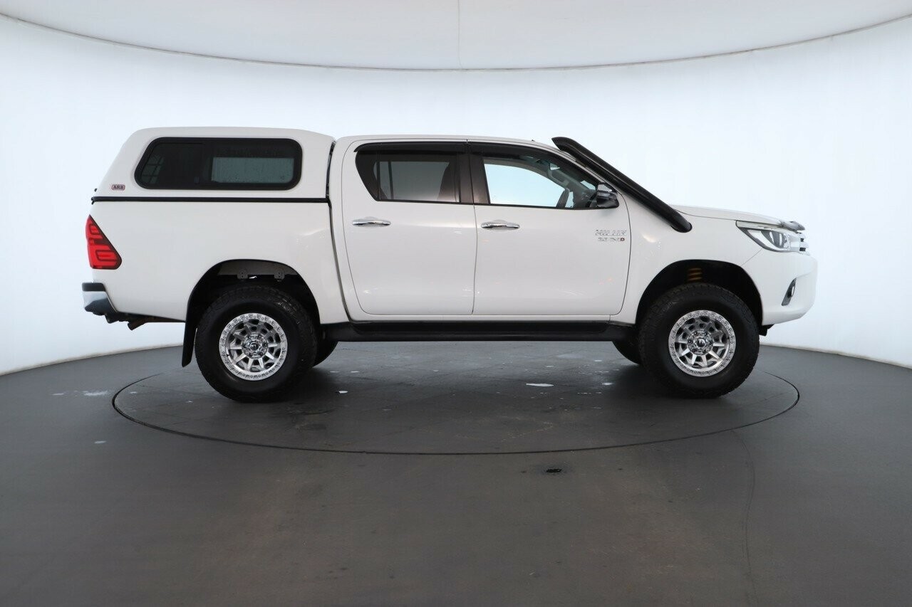 Toyota Hilux image 3