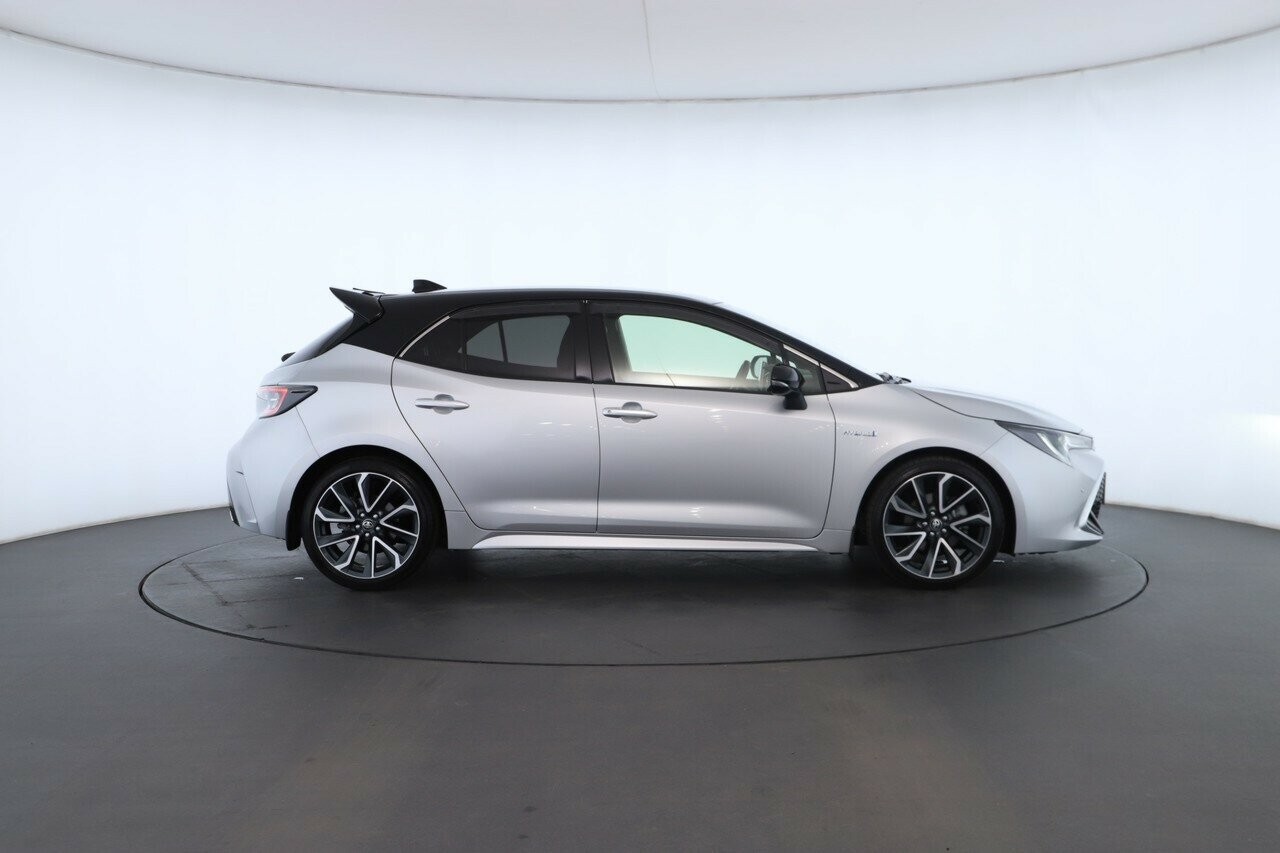 Toyota Corolla image 2