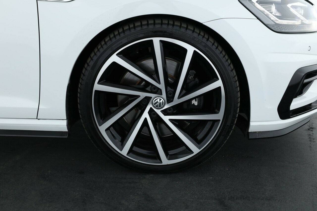 Volkswagen Golf image 2