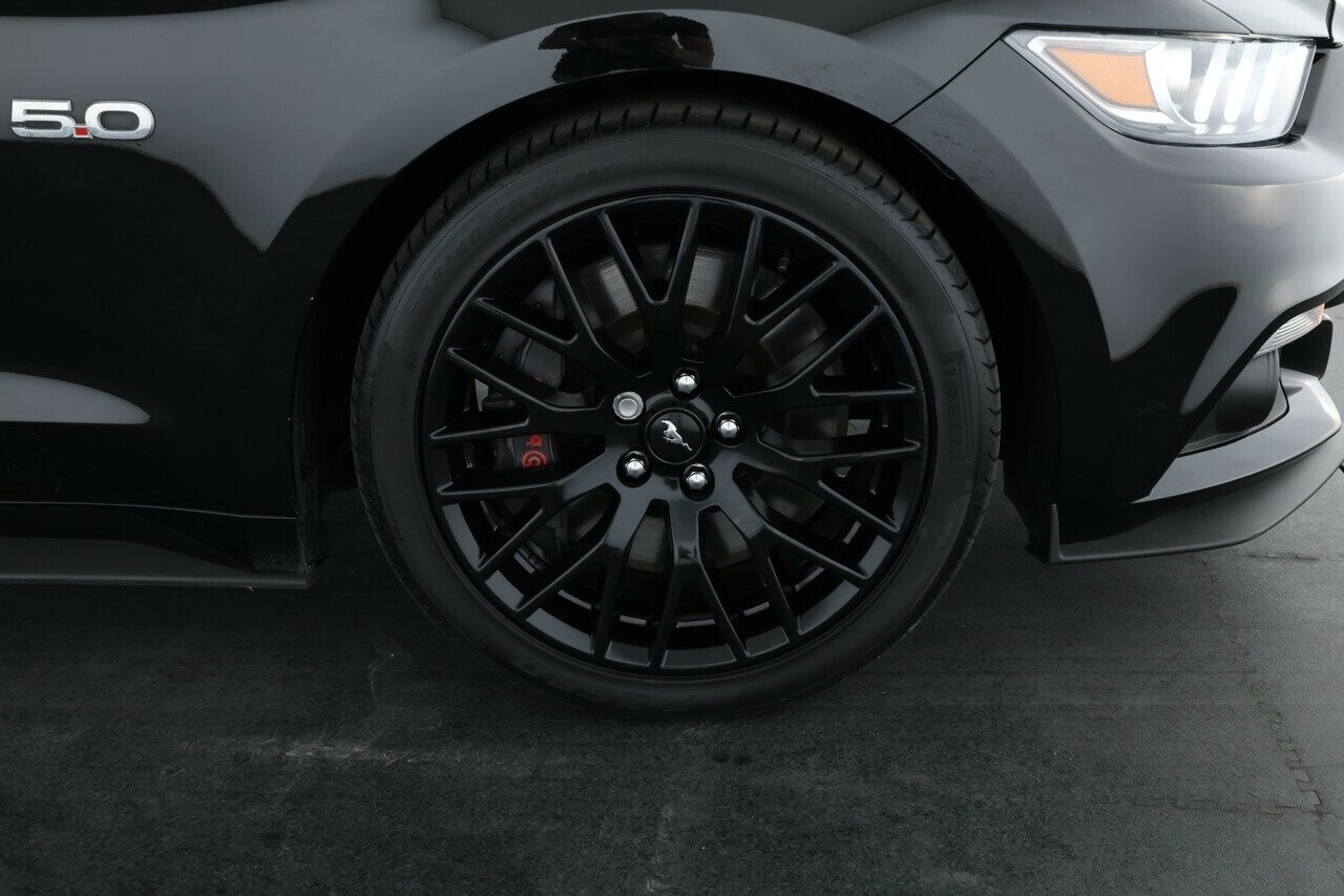 Ford Mustang image 3