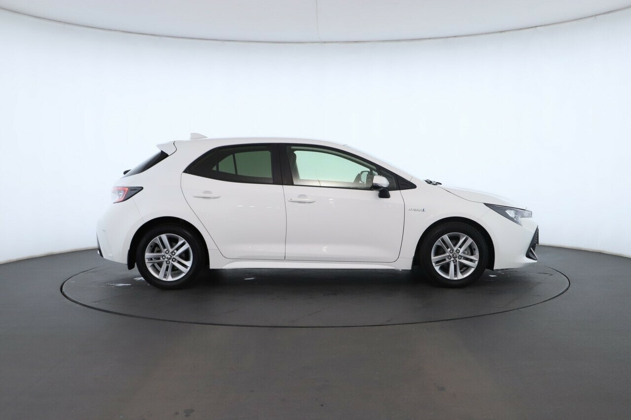 Toyota Corolla image 2