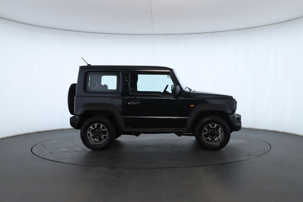 Suzuki Jimny image 2