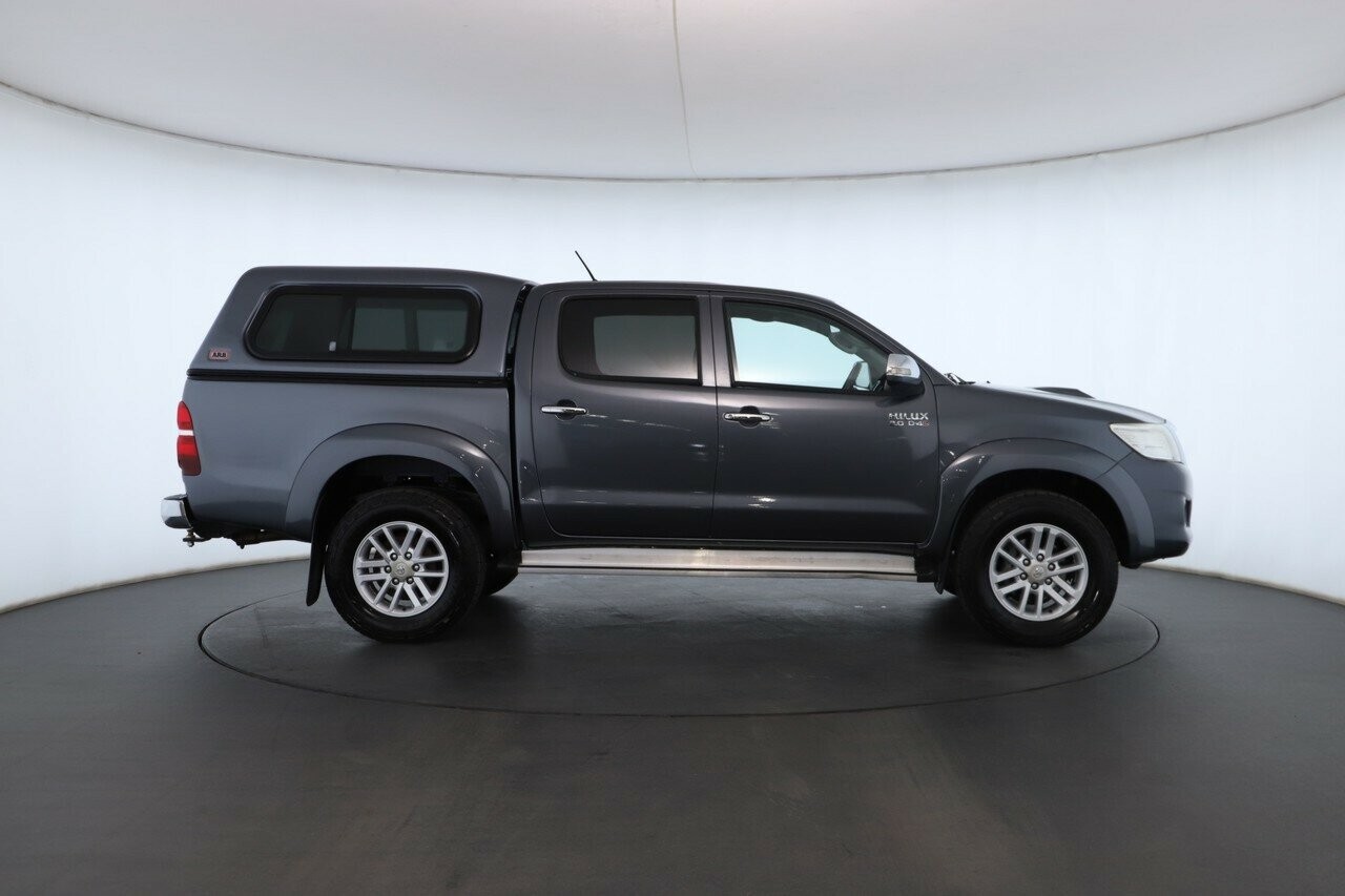 Toyota Hilux image 3