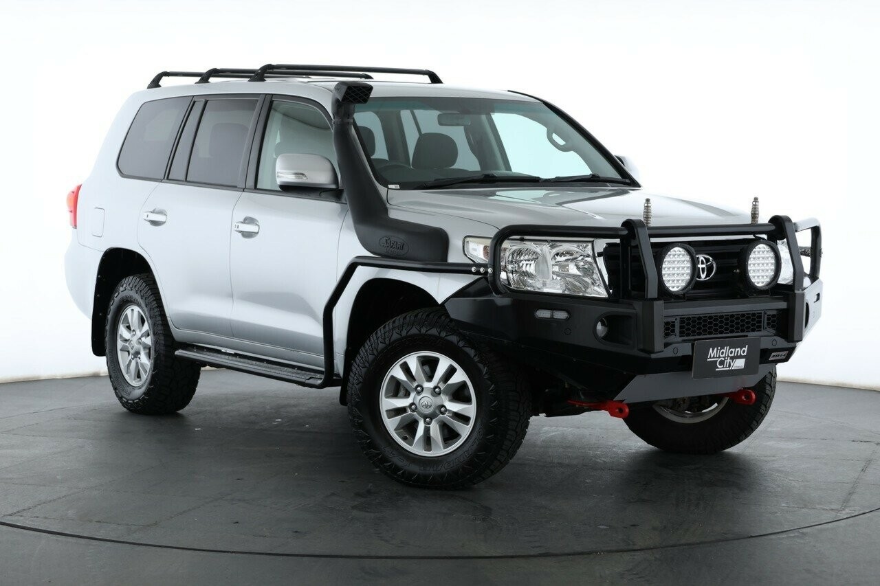 Toyota Landcruiser image 2