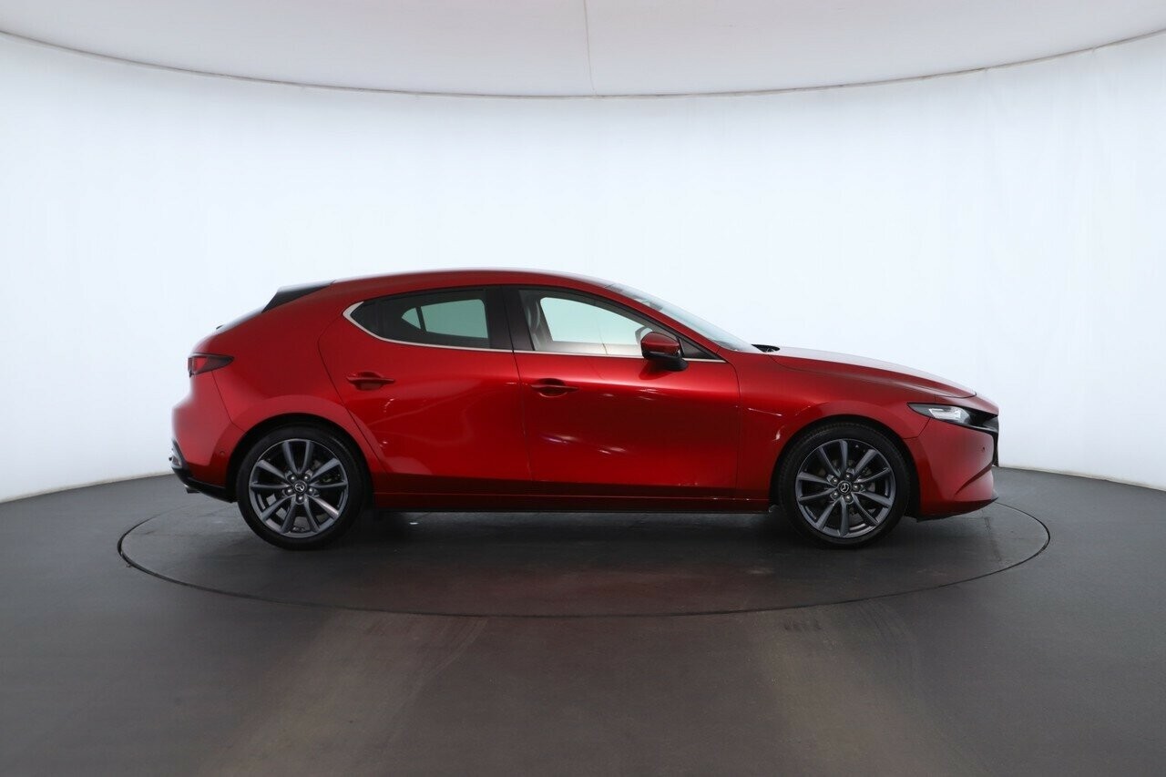 Mazda 3 image 2