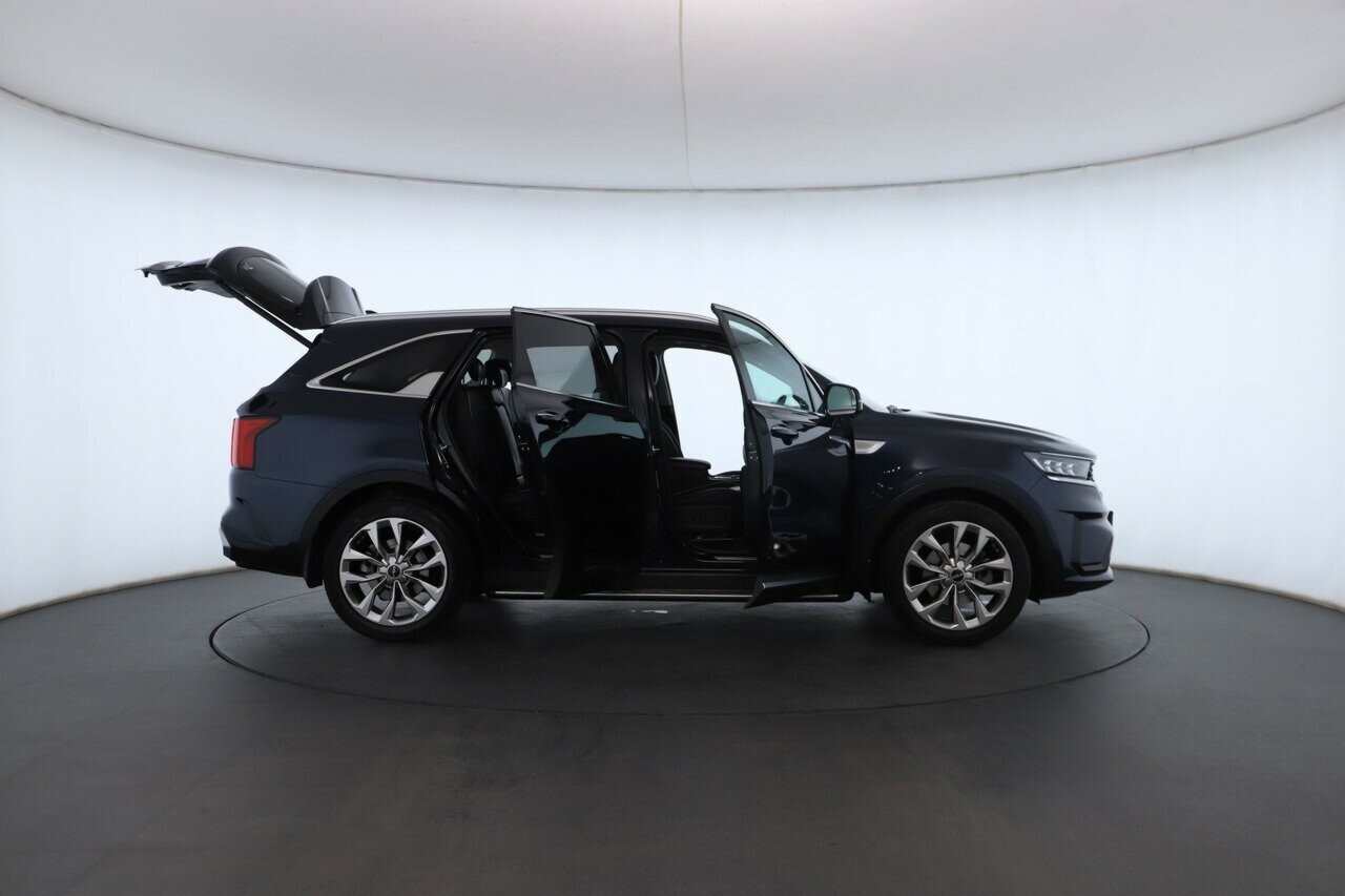 Kia Sorento image 2