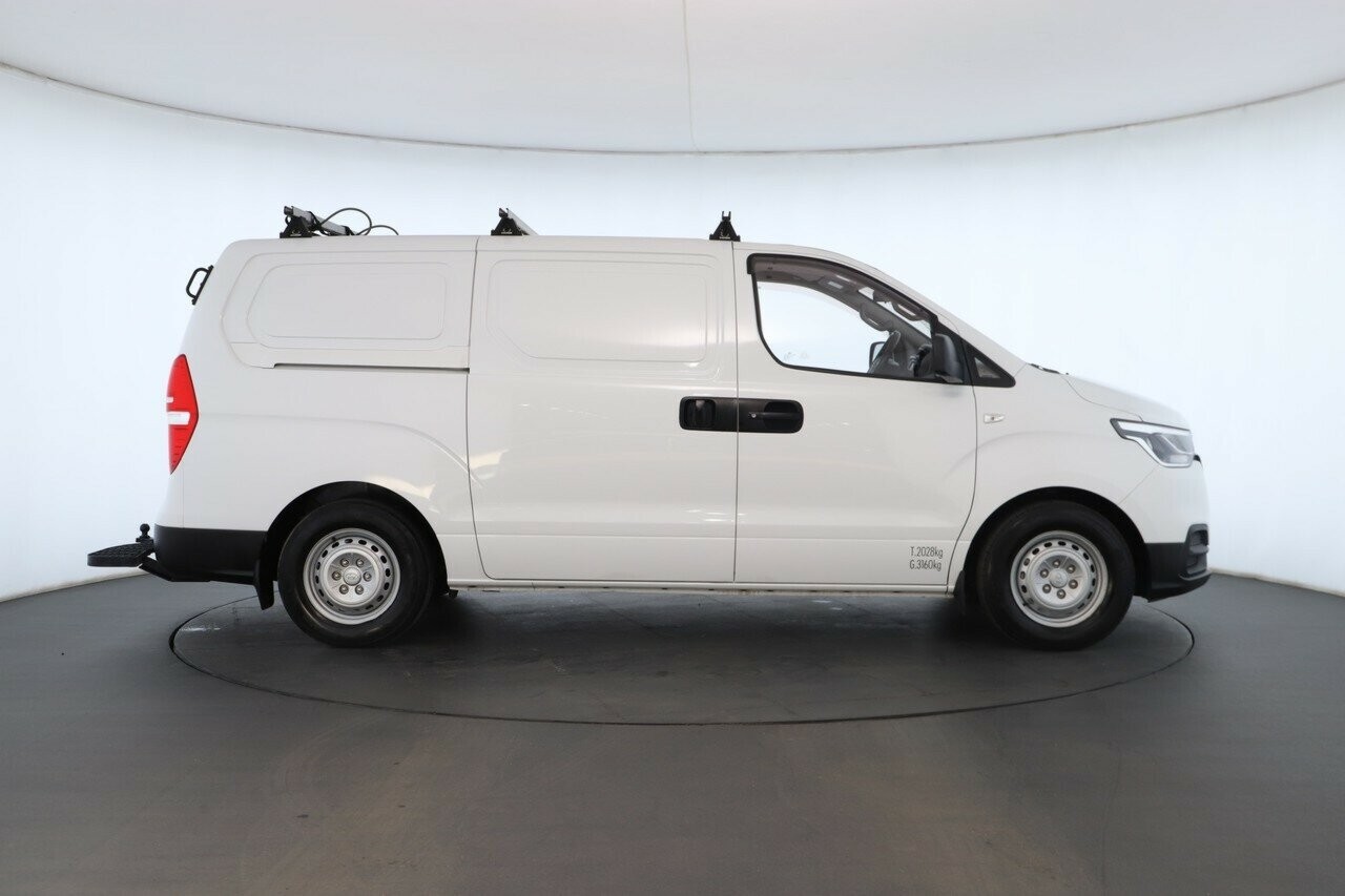 Hyundai Iload image 2