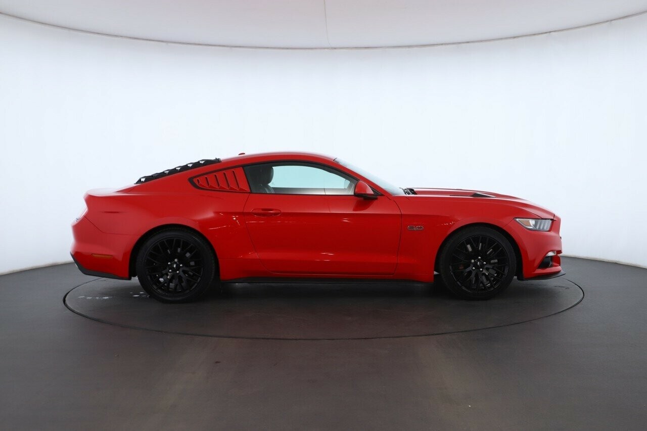 Ford Mustang image 2