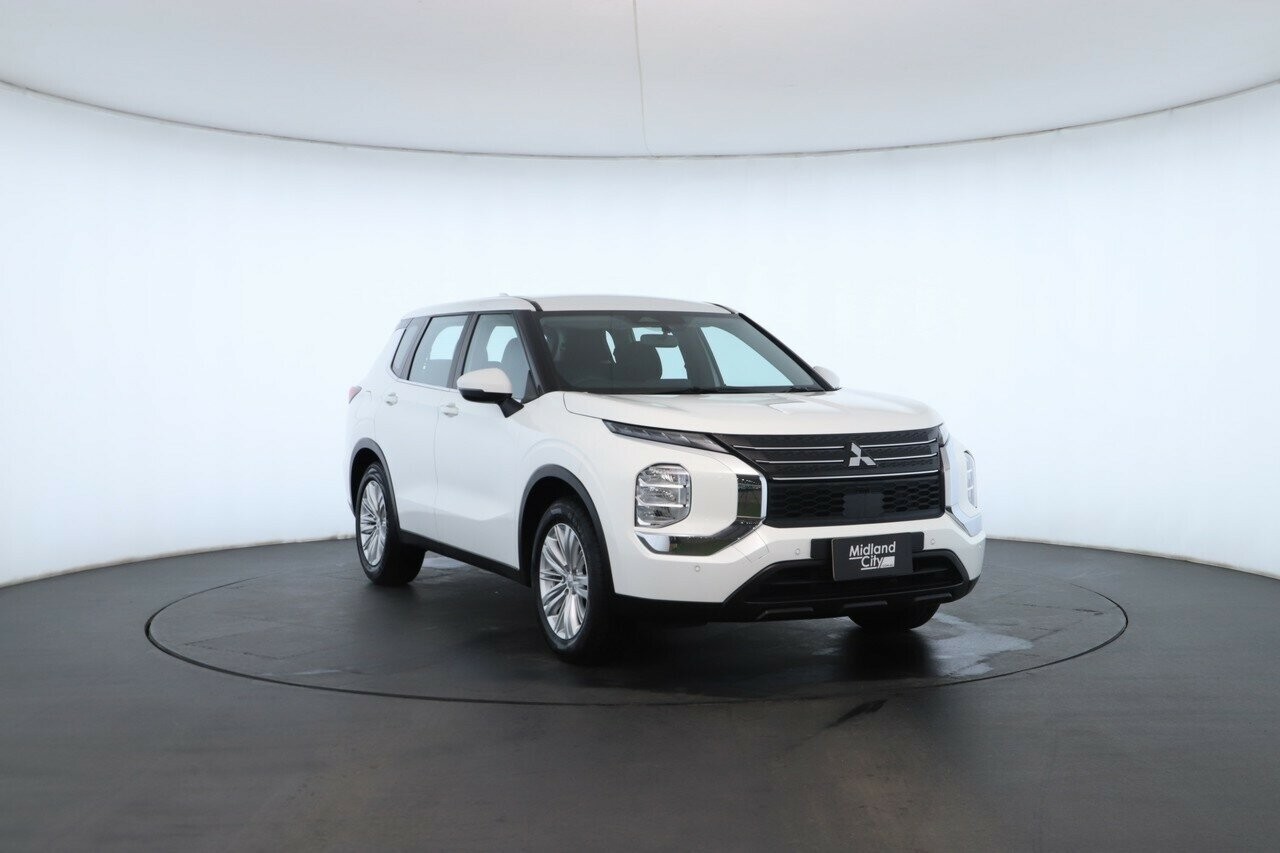 Mitsubishi Outlander image 4