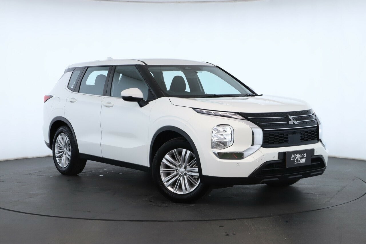 Mitsubishi Outlander image 1