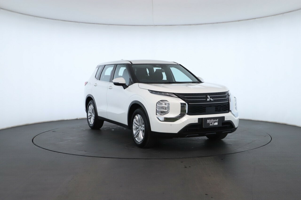 Mitsubishi Outlander image 4