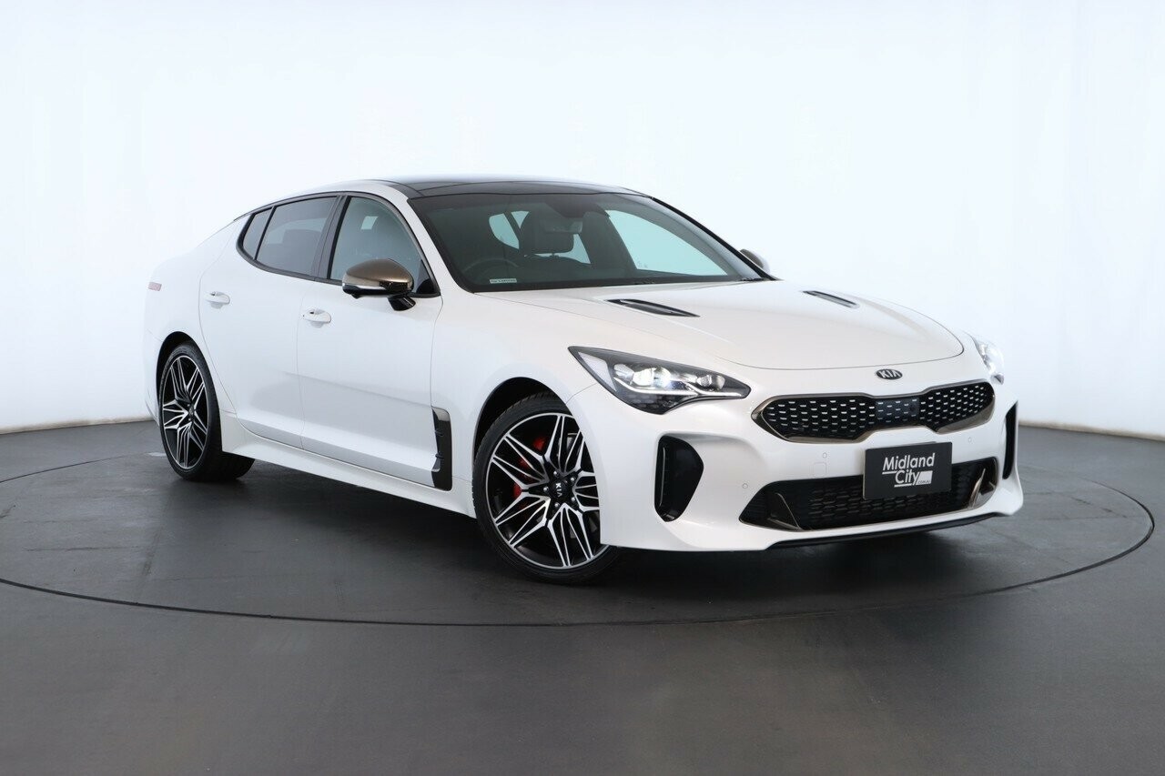 Kia Stinger image 1