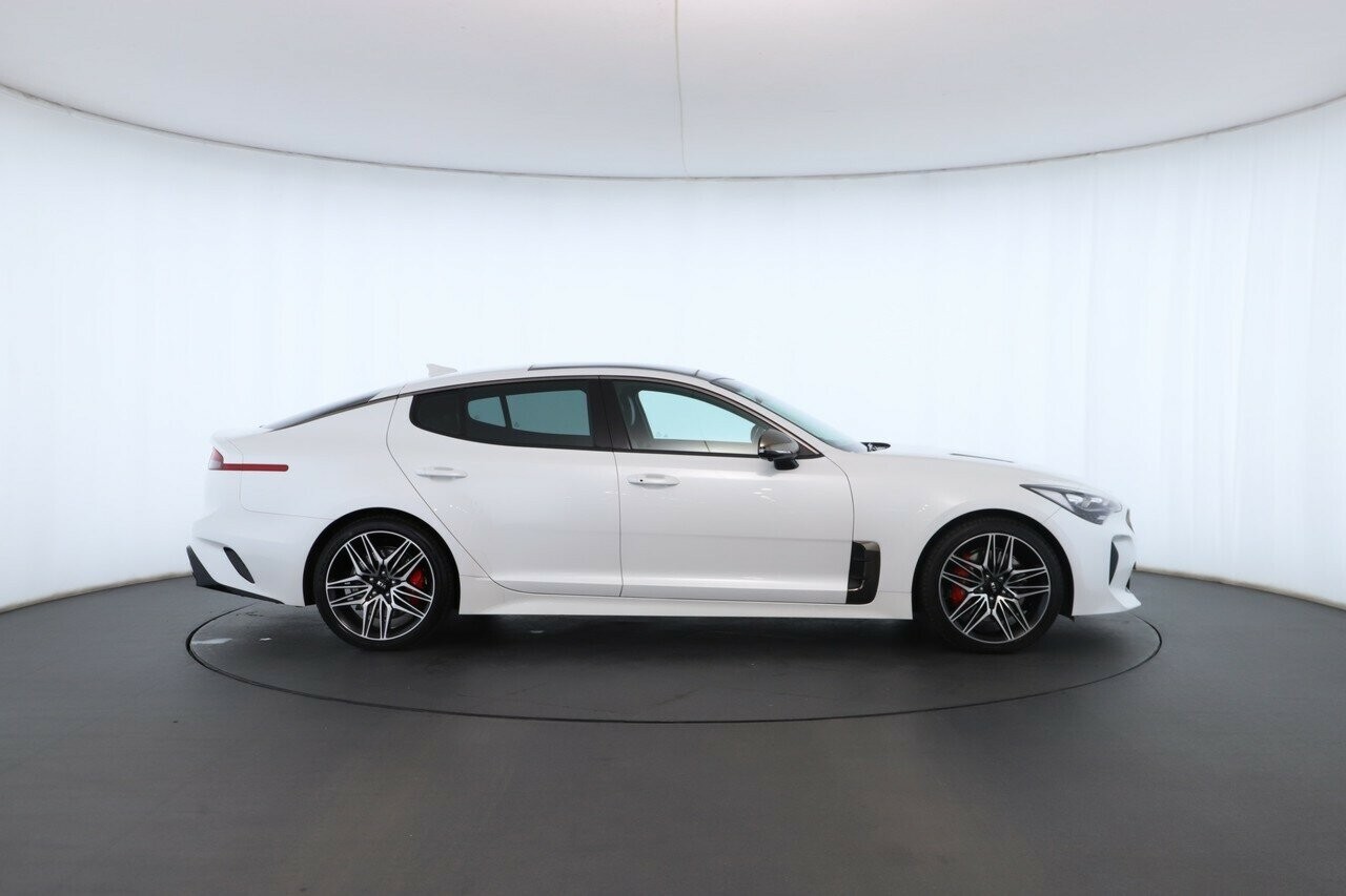 Kia Stinger image 3