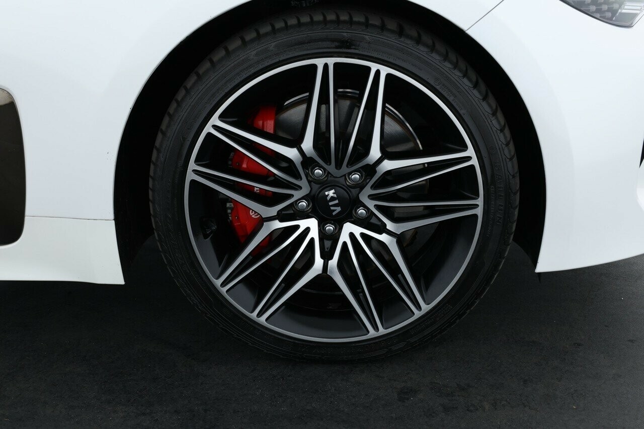 Kia Stinger image 4