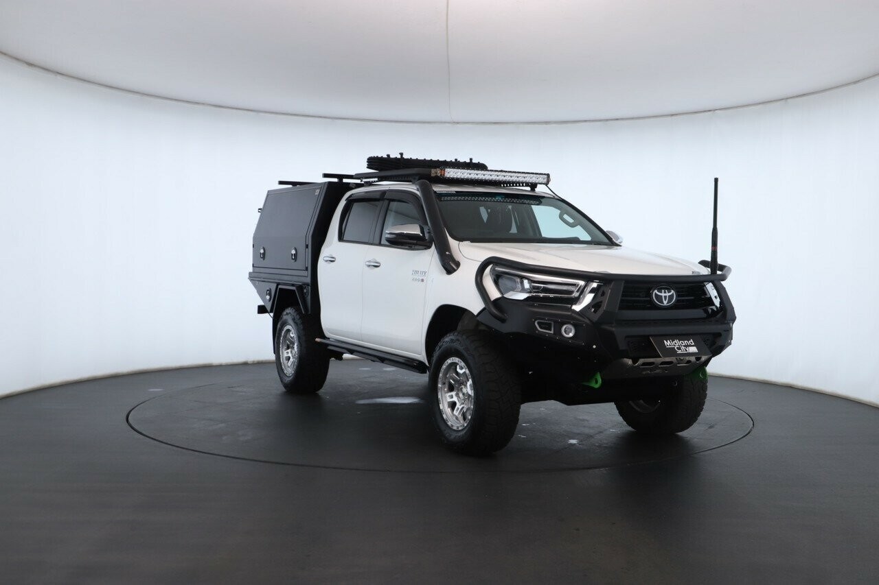 Toyota Hilux image 4