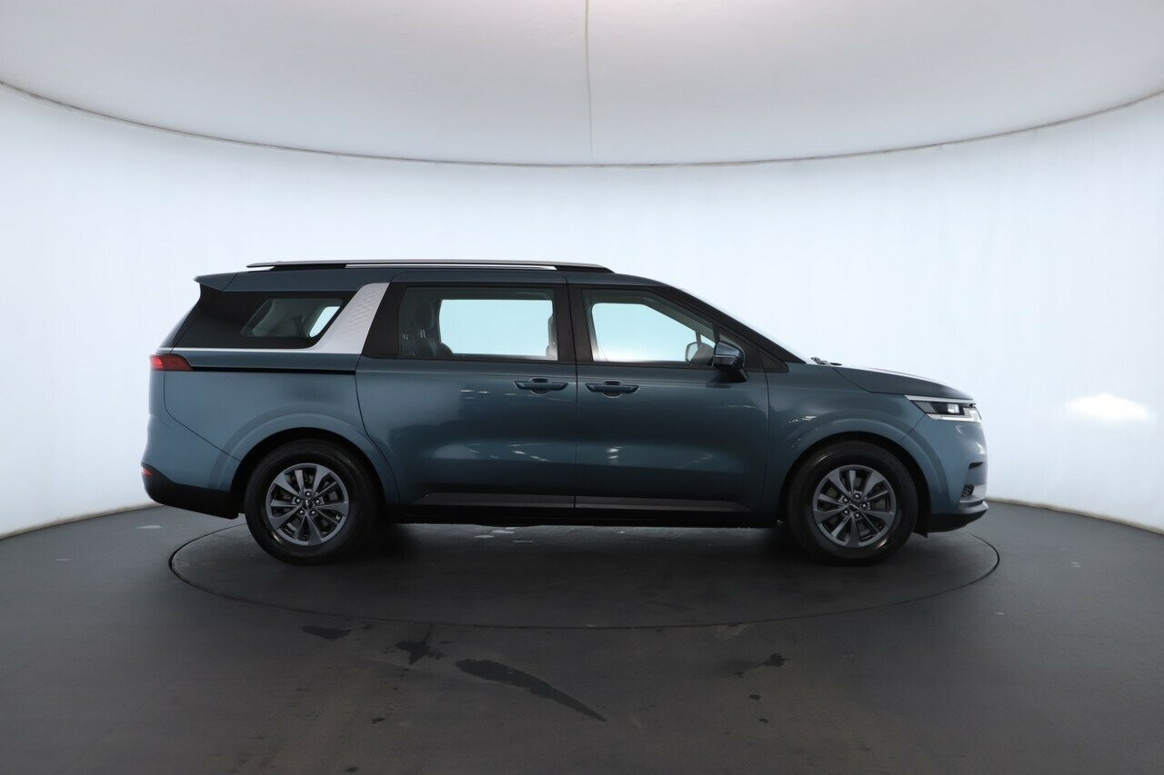 Kia Carnival image 2