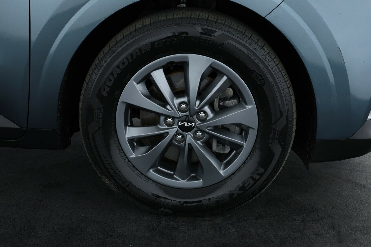 Kia Carnival image 3