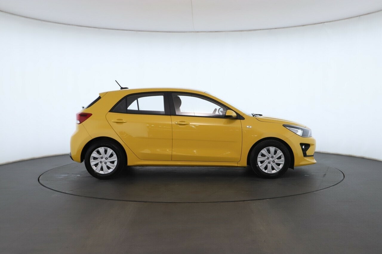 Kia Rio image 2