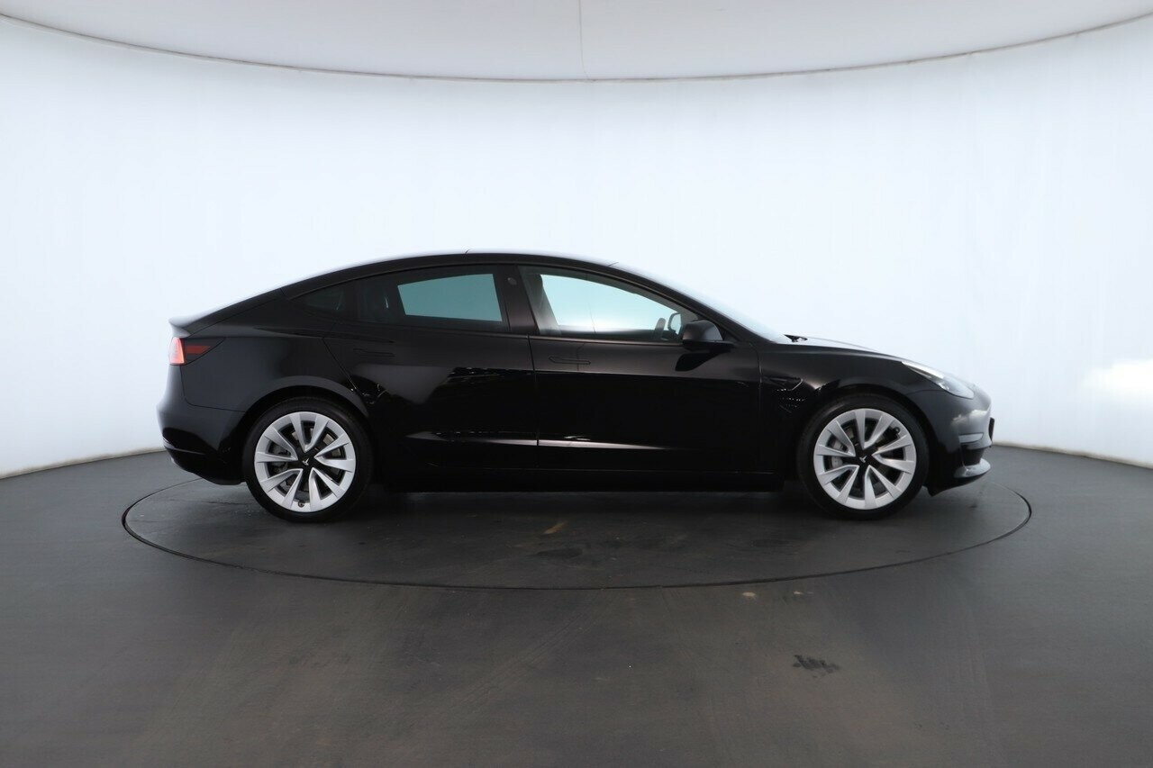 Tesla Model 3 image 2