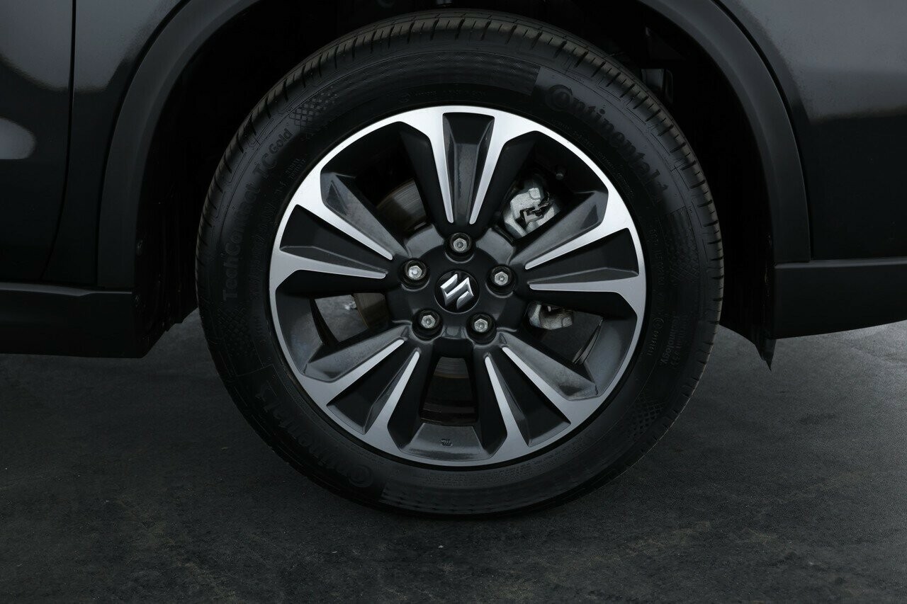 Suzuki Vitara image 3