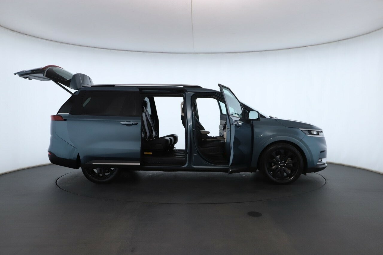 Kia Carnival image 2