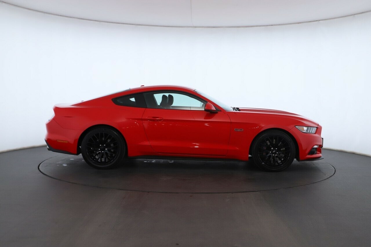 Ford Mustang image 2