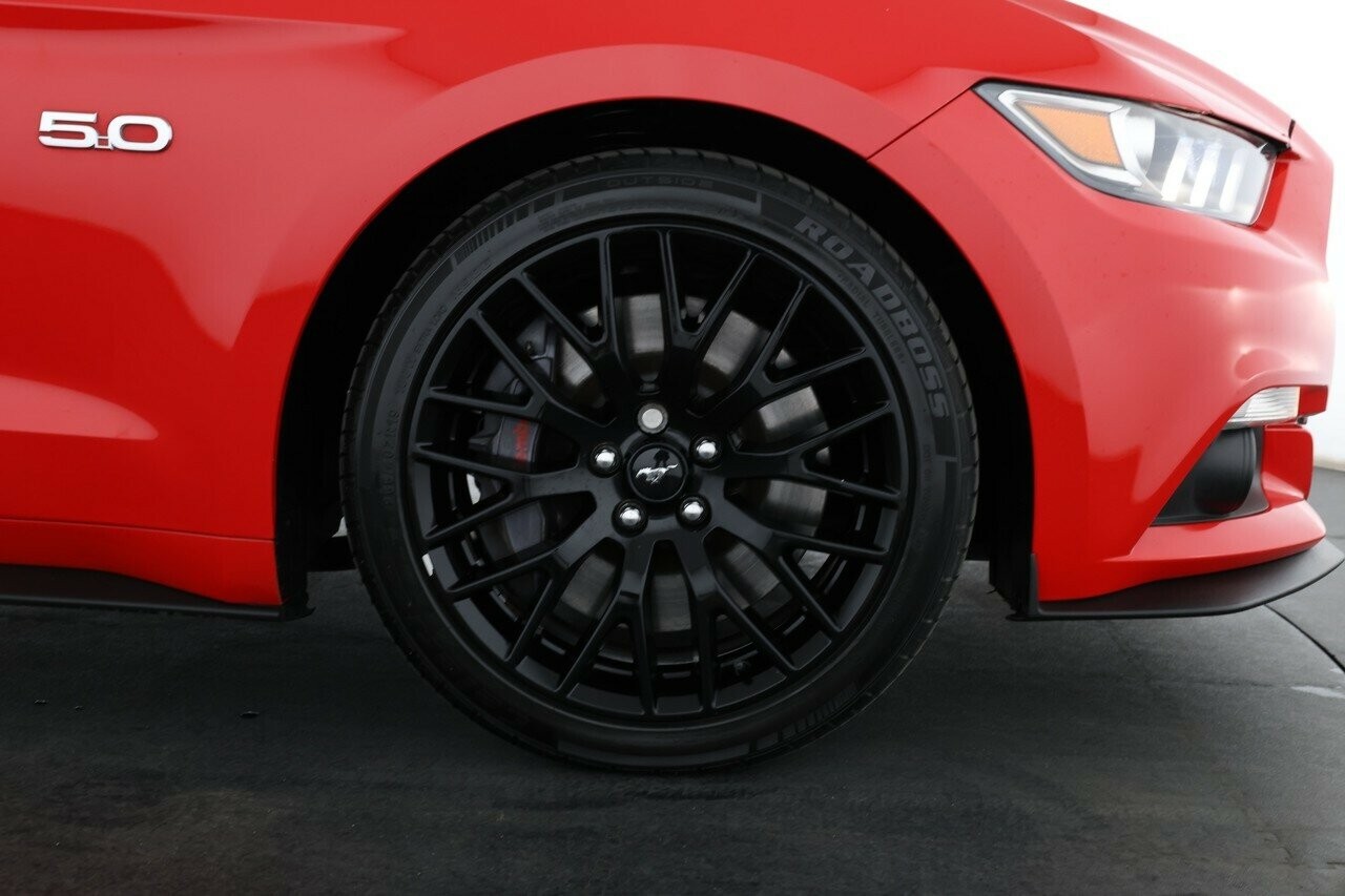 Ford Mustang image 3