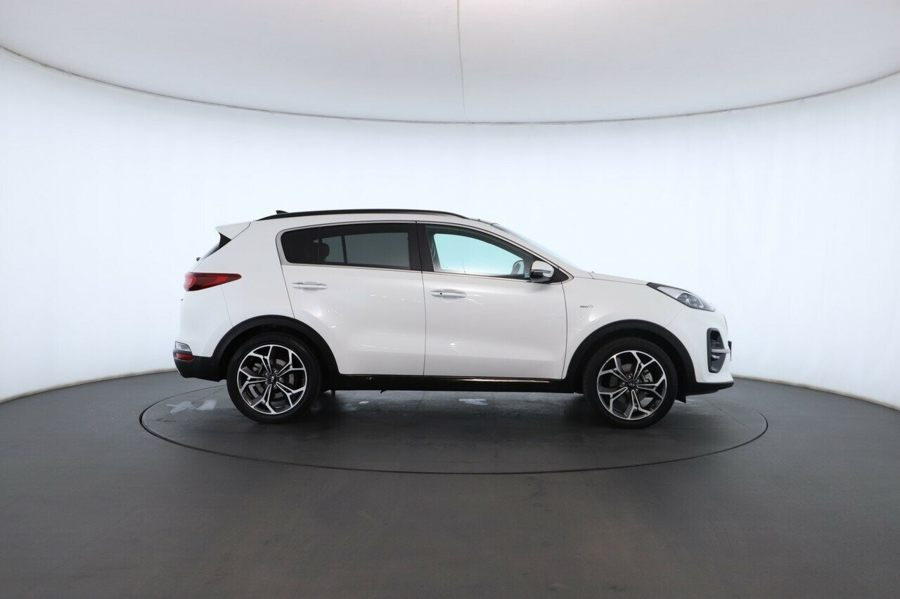 Kia Sportage image 2