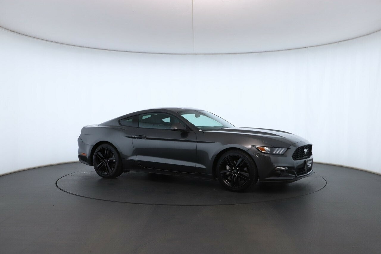 Ford Mustang image 3