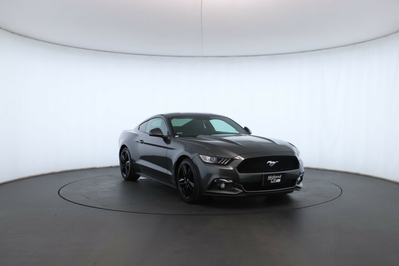 Ford Mustang image 4