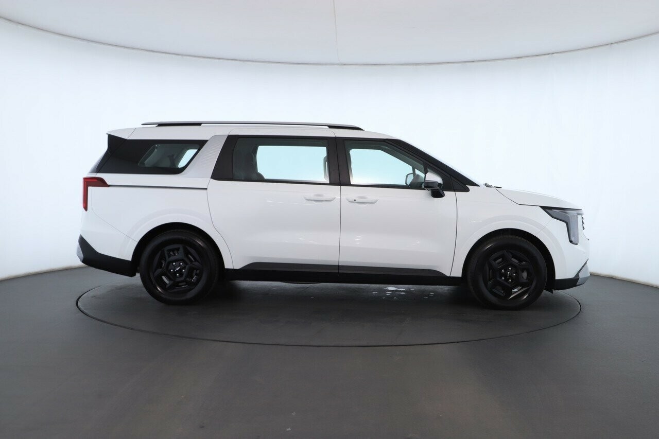 Kia Carnival image 2