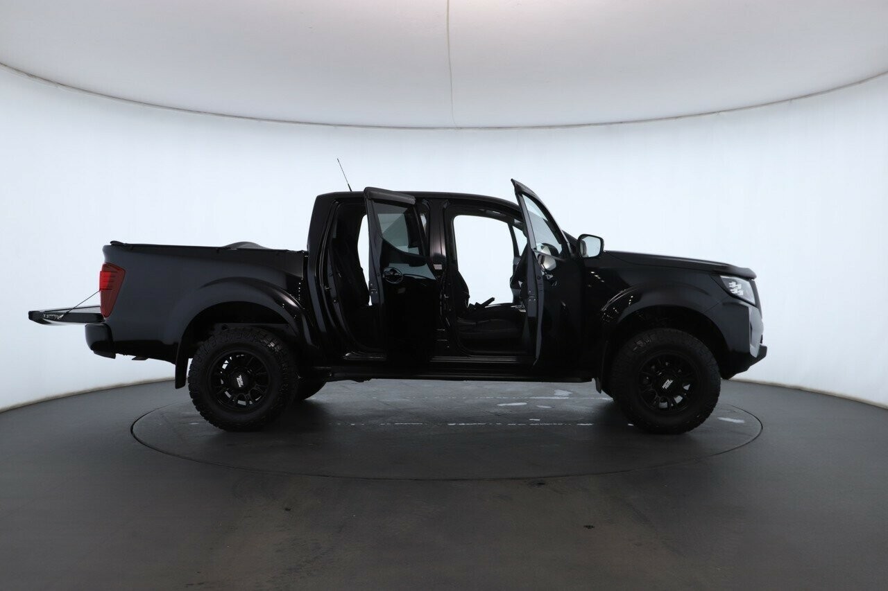 Nissan Navara image 2