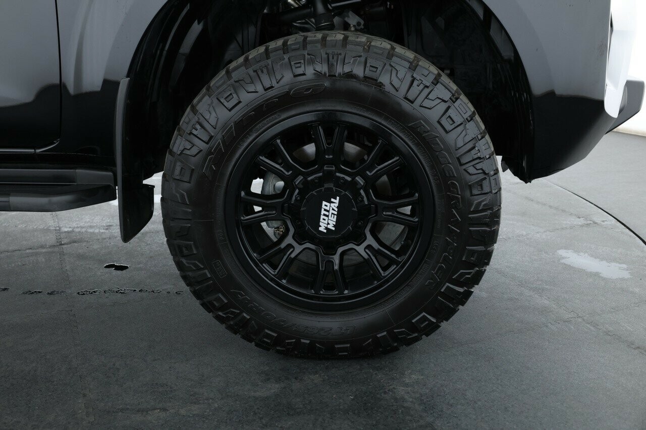 Nissan Navara image 4