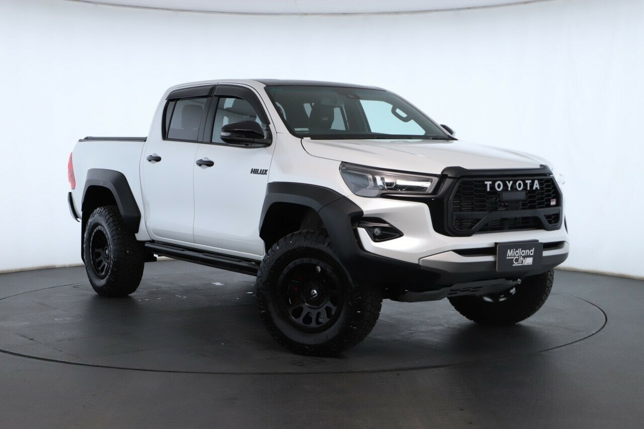 Toyota Hilux image 1