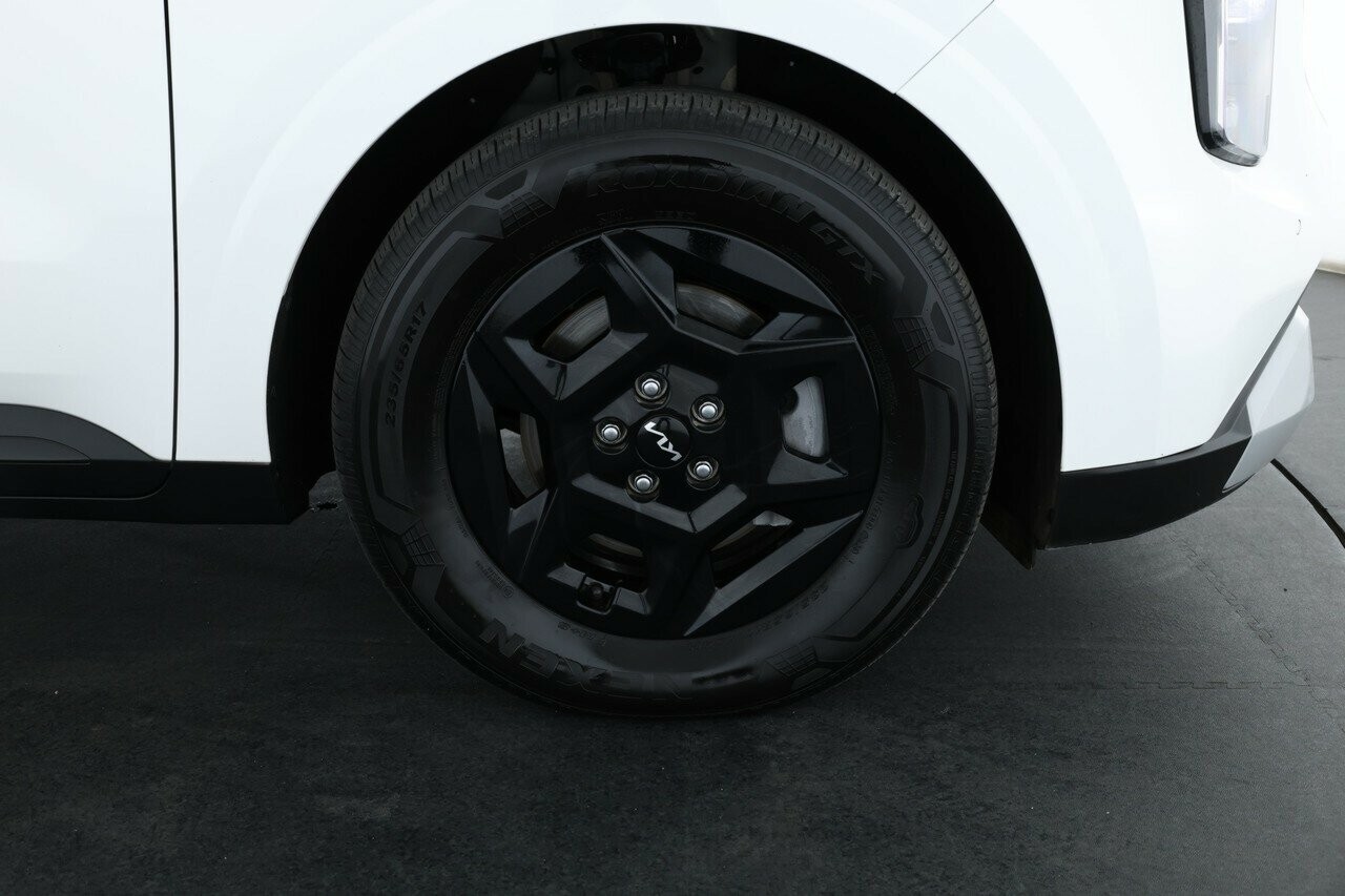 Kia Carnival image 4