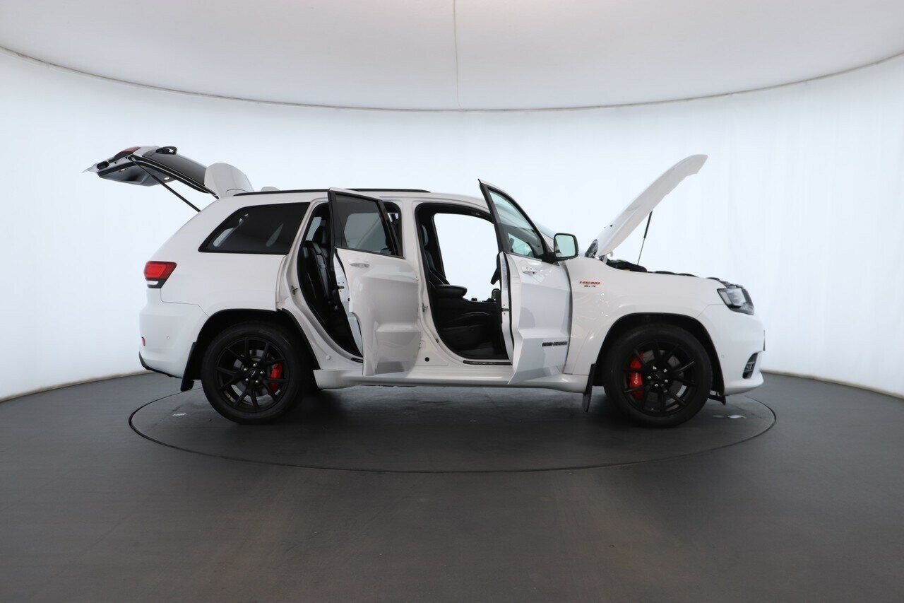 Jeep Grand Cherokee image 2