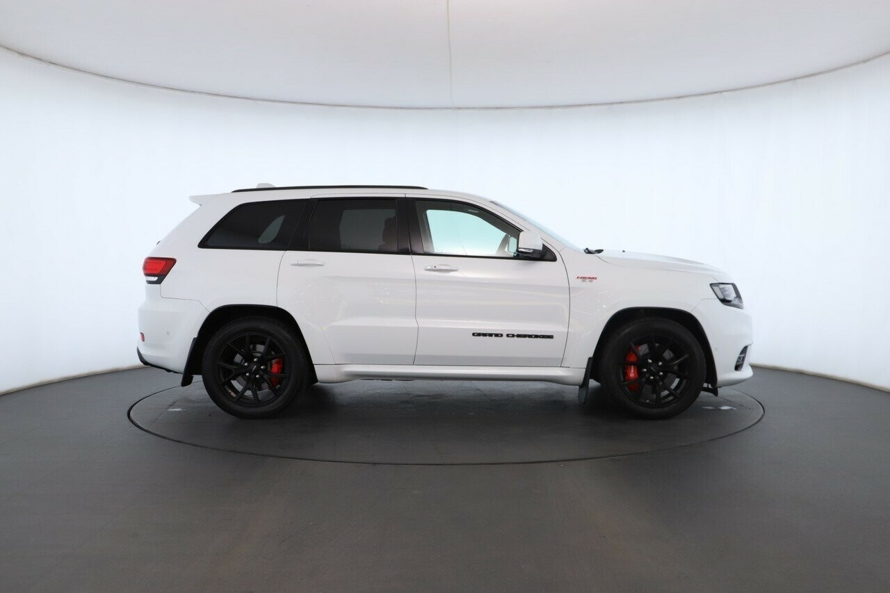 Jeep Grand Cherokee image 3