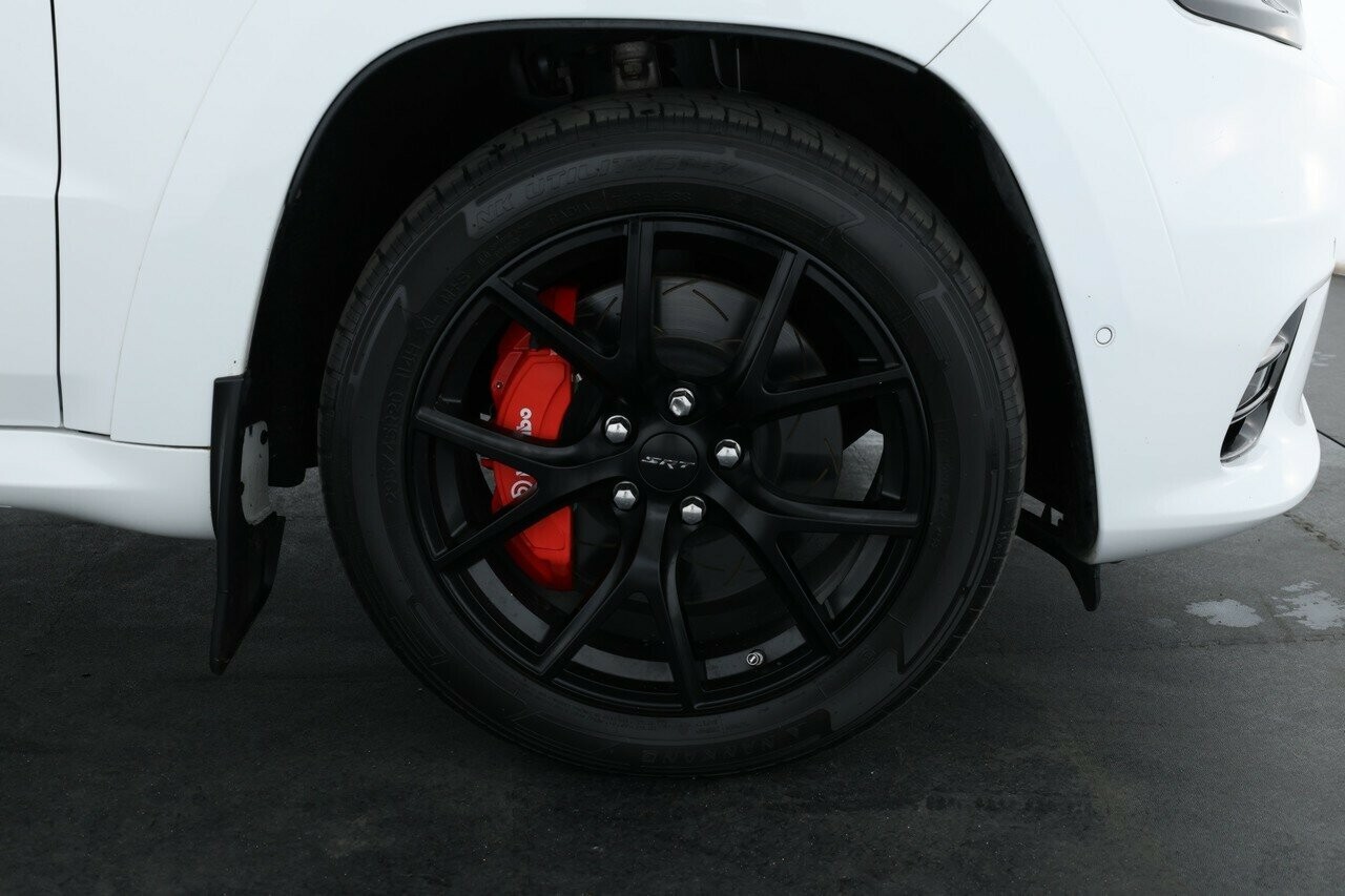 Jeep Grand Cherokee image 4