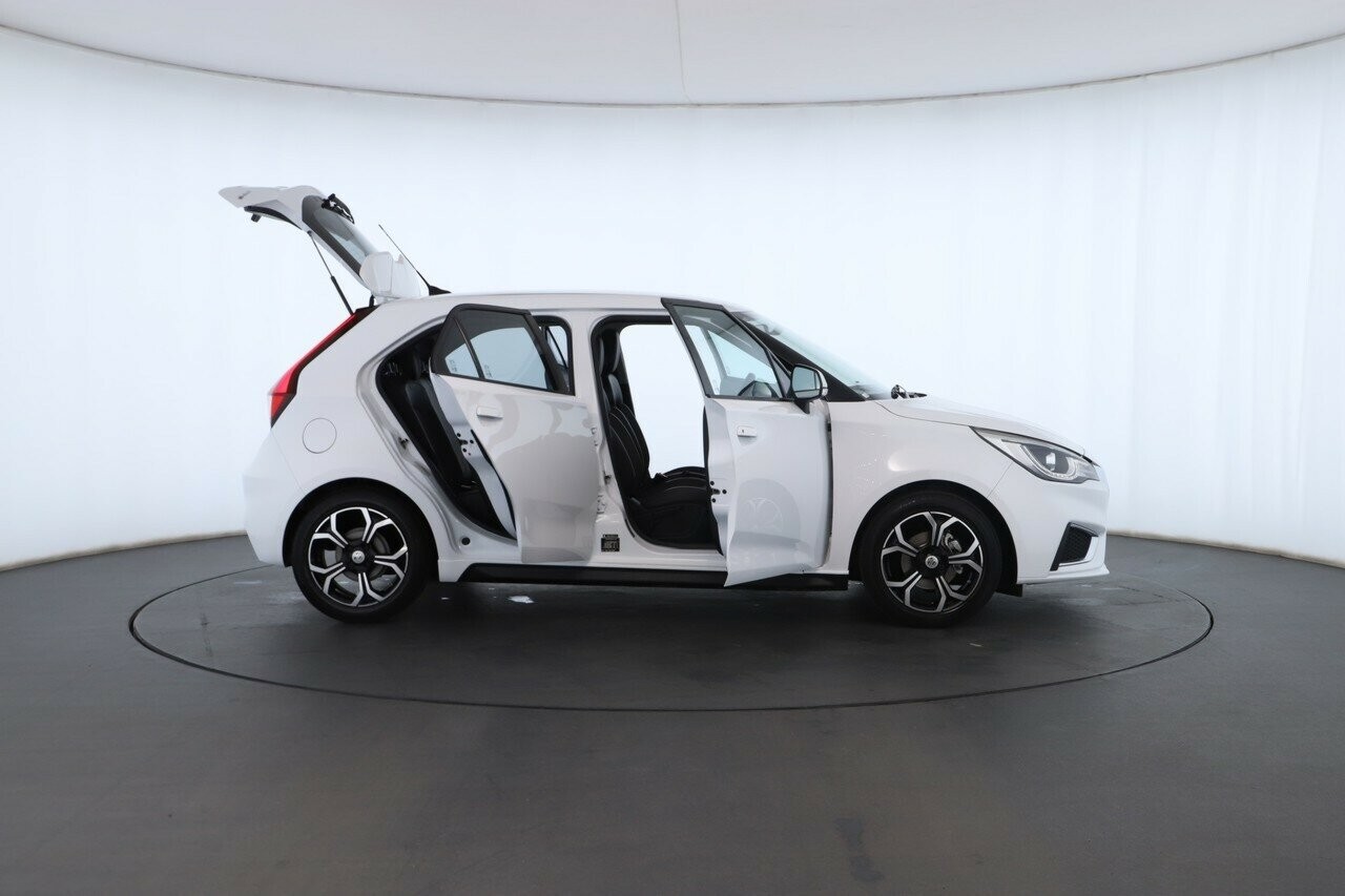 MG Mg3 image 2