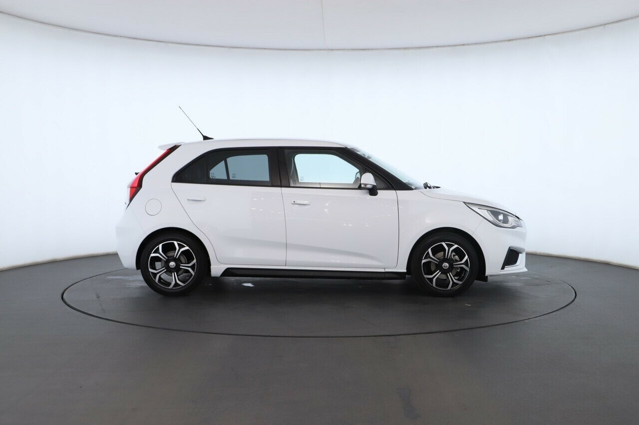 MG Mg3 image 3