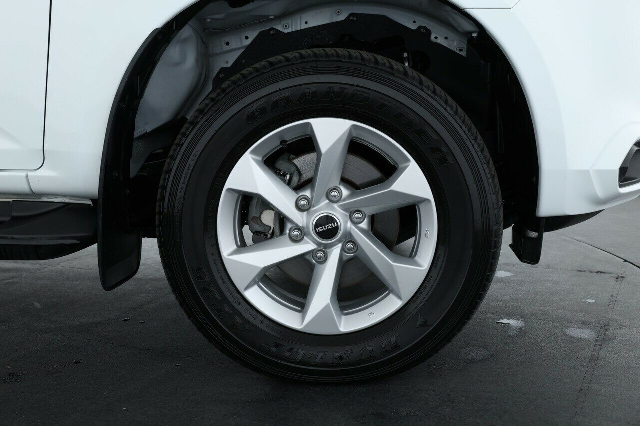 Isuzu Mu-x image 4