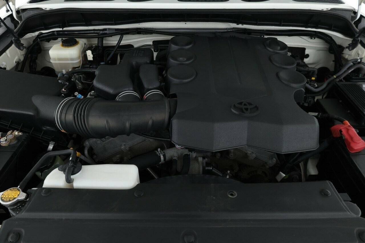 Toyota Fj Cruiser image 4