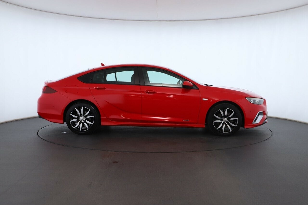 Holden Commodore image 3