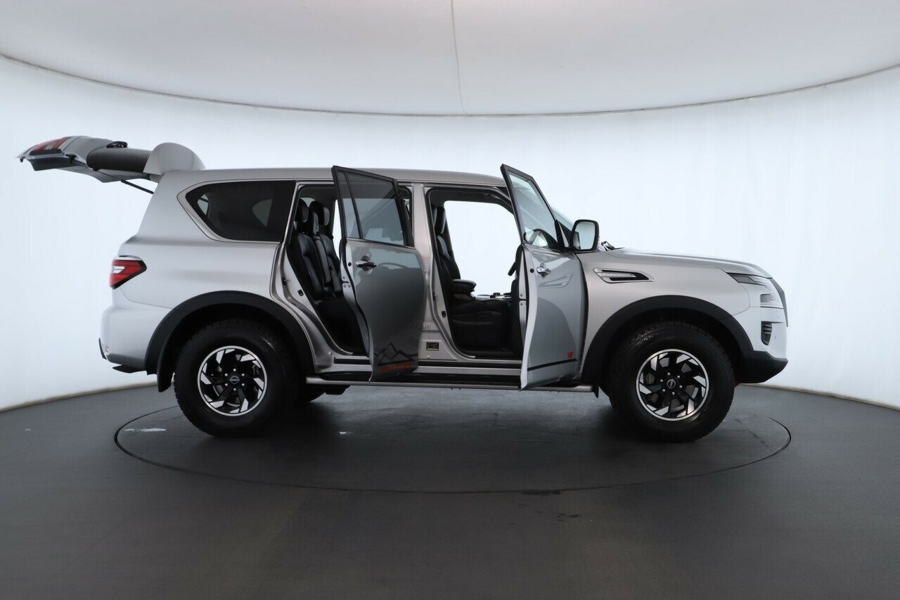 Nissan Patrol image 2