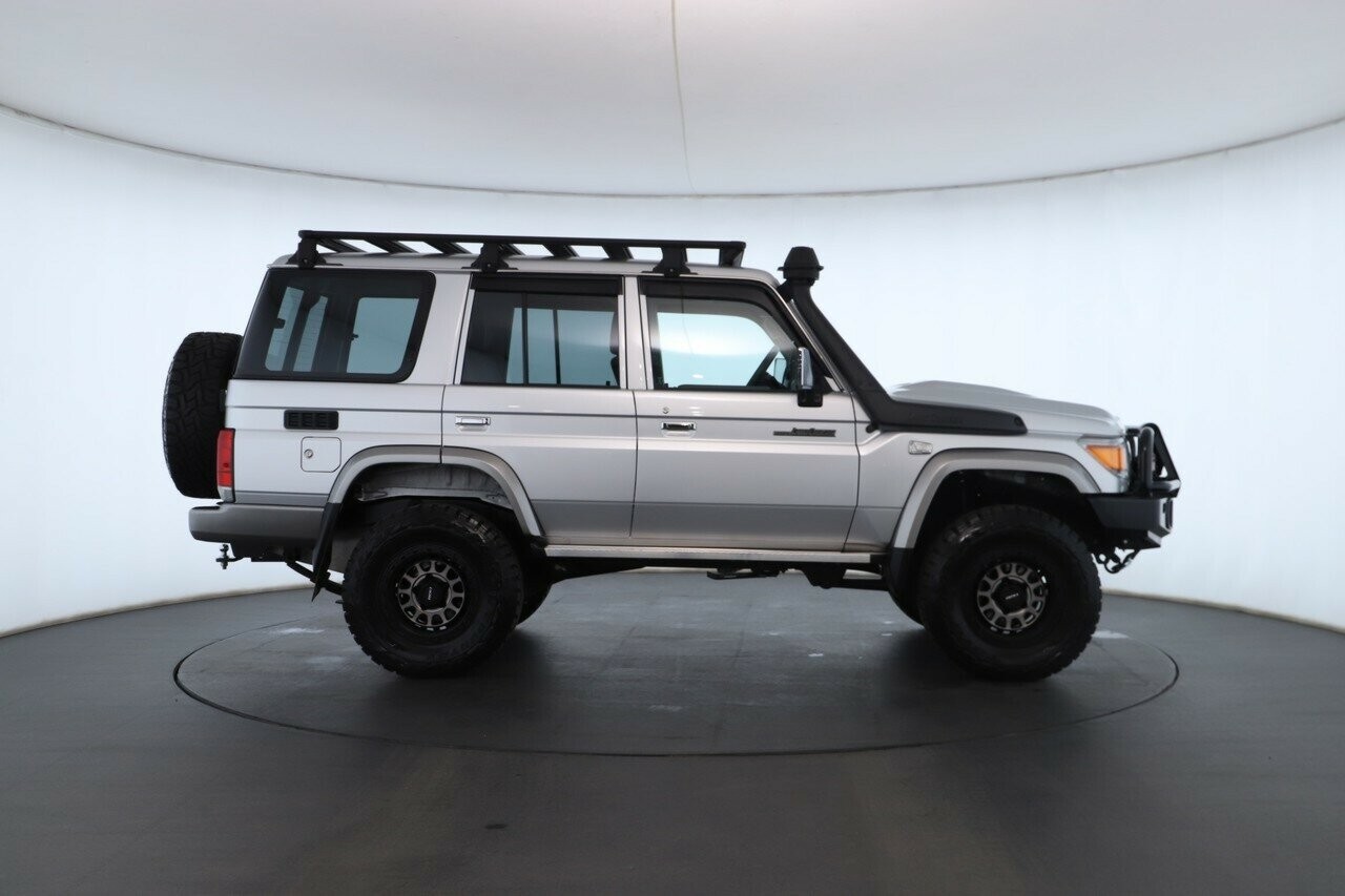 Toyota Landcruiser image 4
