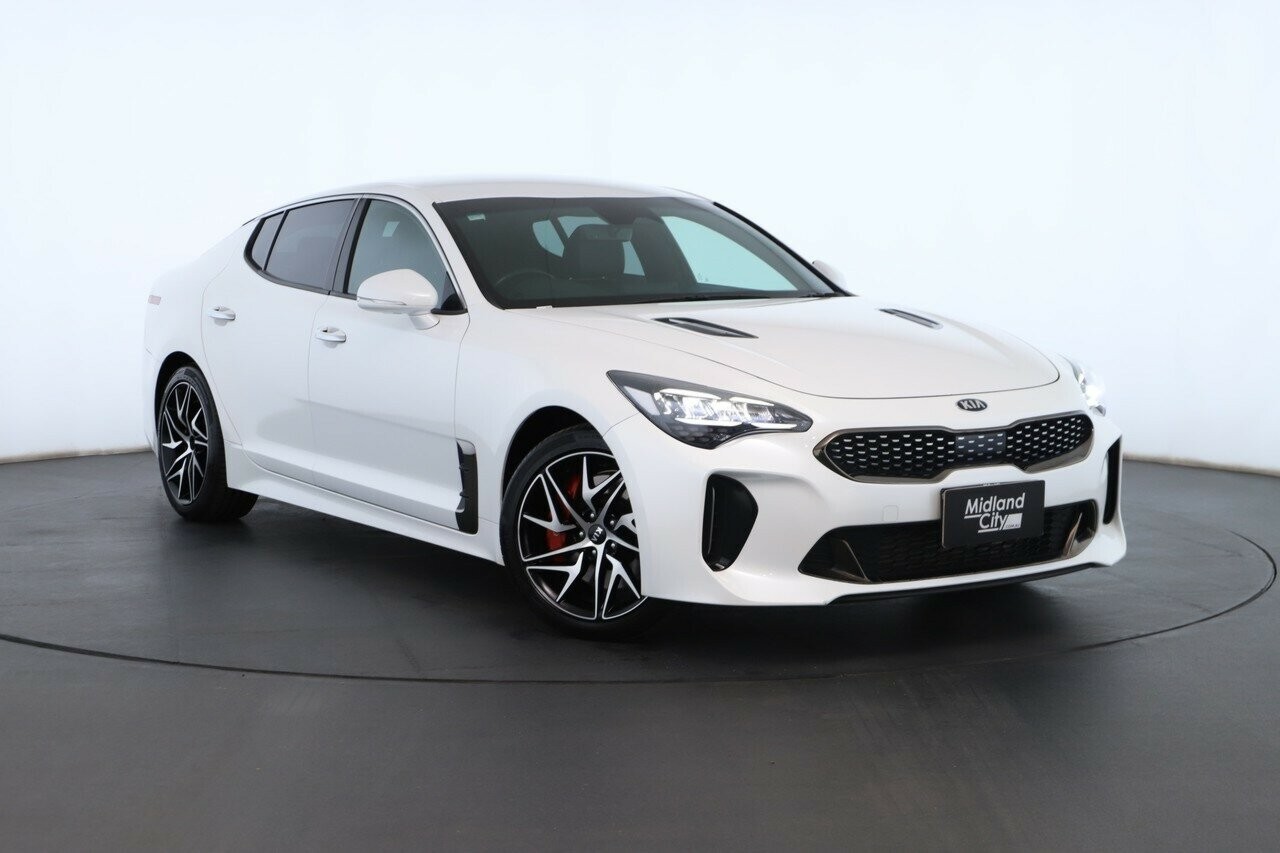 Kia Stinger image 1