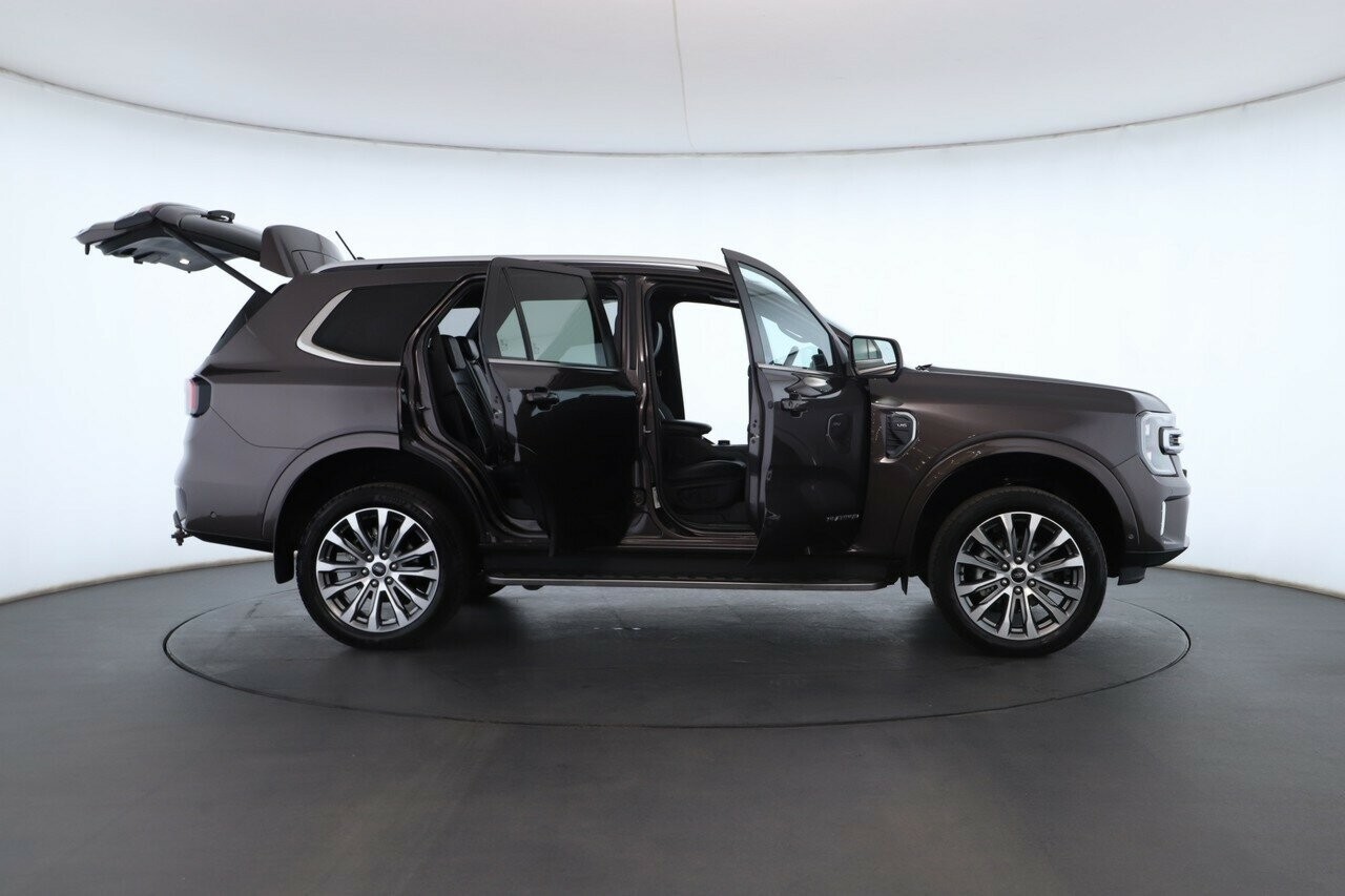 Ford Everest image 2