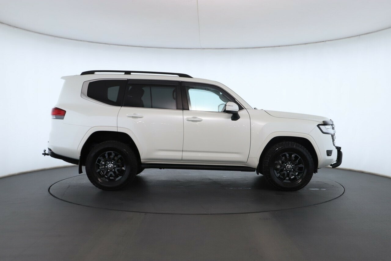 Toyota Landcruiser image 3