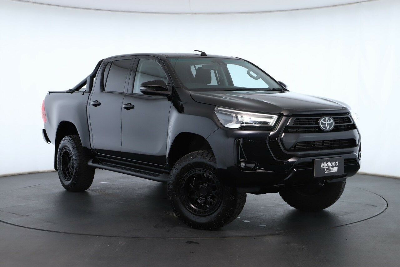 Toyota Hilux image 1